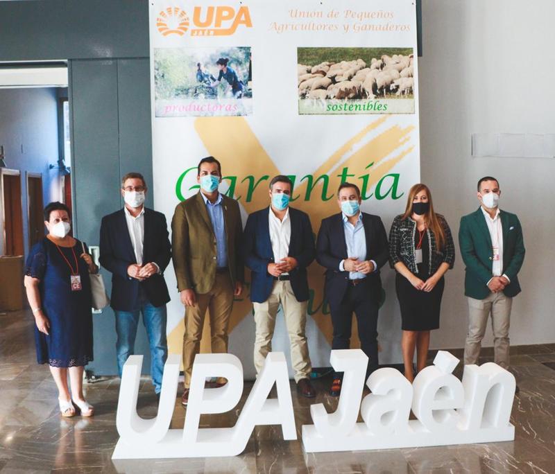 Requena se ofrece a trabajar “codo con codo” y ser la voz de los agricultores en el Congreso frente a un gobierno que los ha abandonado a su suerte