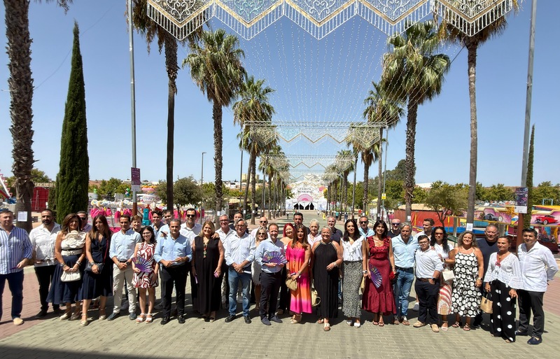 Domínguez reivindica en la Feria de Linares el “modelo de gestión y las inversiones que están transformando la ciudad”