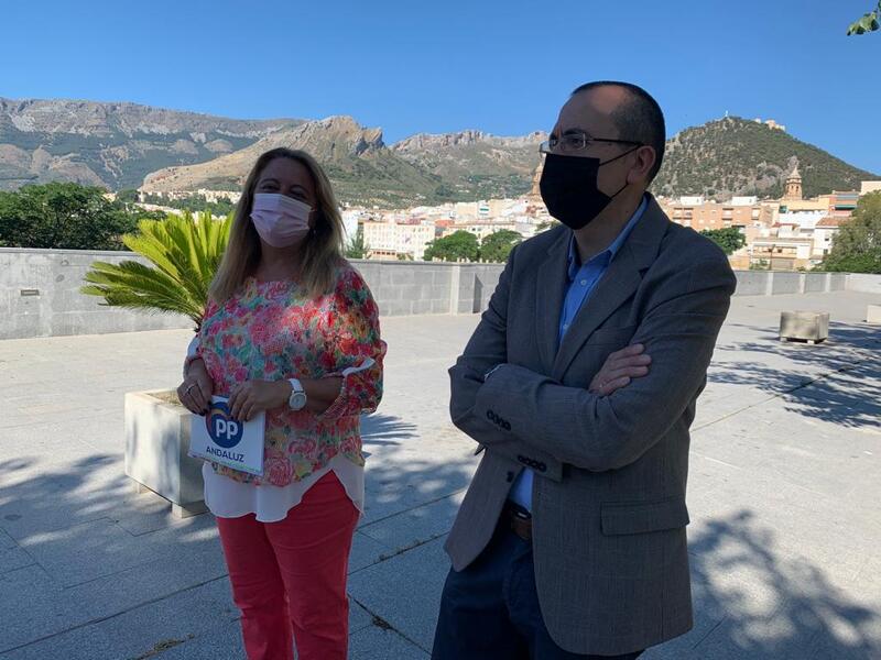 El PP aplaude la apuesta del Gobierno de Juanma Moreno para construir un centro de Salud en La Alameda para dar solución “al despropósito de parking que el PSOE dejó a medio construir tras una inversión de casi siete millones de euros”