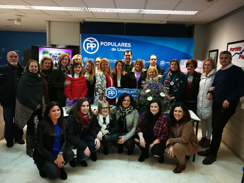 El PP conmemora el 8 de marzo con una mesa redonda sobre Igualdad en la que participan mujeres linarenses 