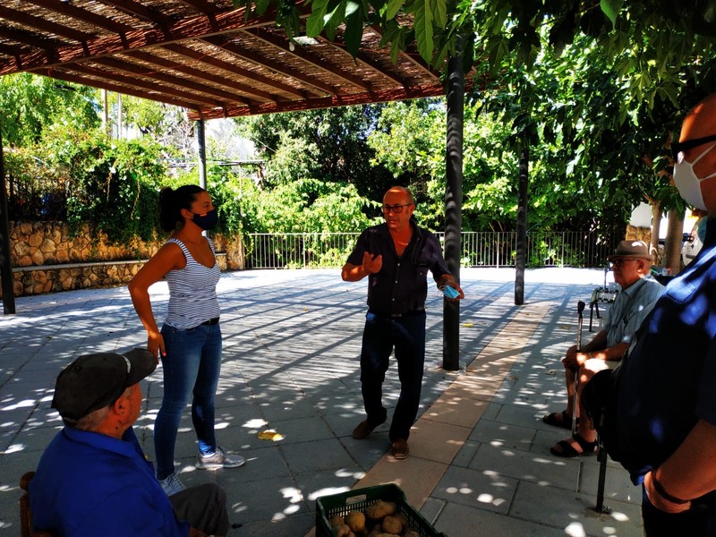 Sáez visita la zona del incendio y traslada su deseo de que todas las administraciones trabajen en tareas de reforestación