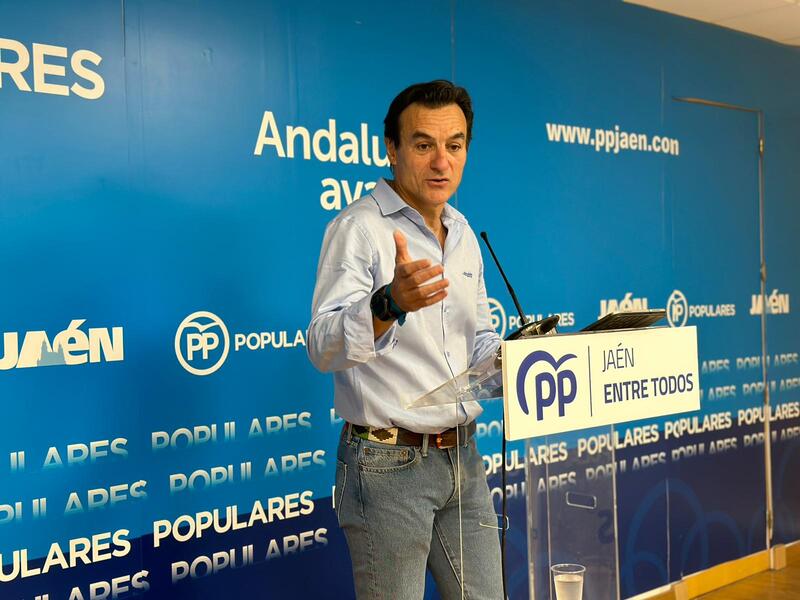 El candidato del PP asegura que la digitalización del Ayuntamiento sentará las bases para una administración del siglo XXII