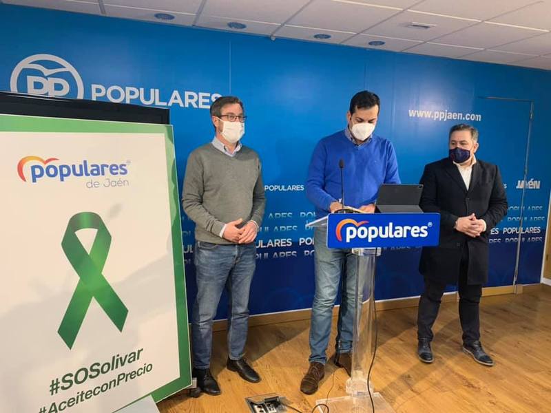 Requena culpa a Planas de “replegarse” ante la oportunidad de negociar los aranceles con la administración Biden y lo acusa de “haberse declarado abiertamente enemigo del olivar”