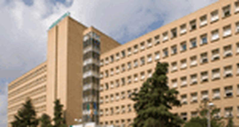 Aprobada en el Parlamento una iniciativa promovida por el PP de Linares para la creación de nuevos servicios en el Hospital San Agustín  