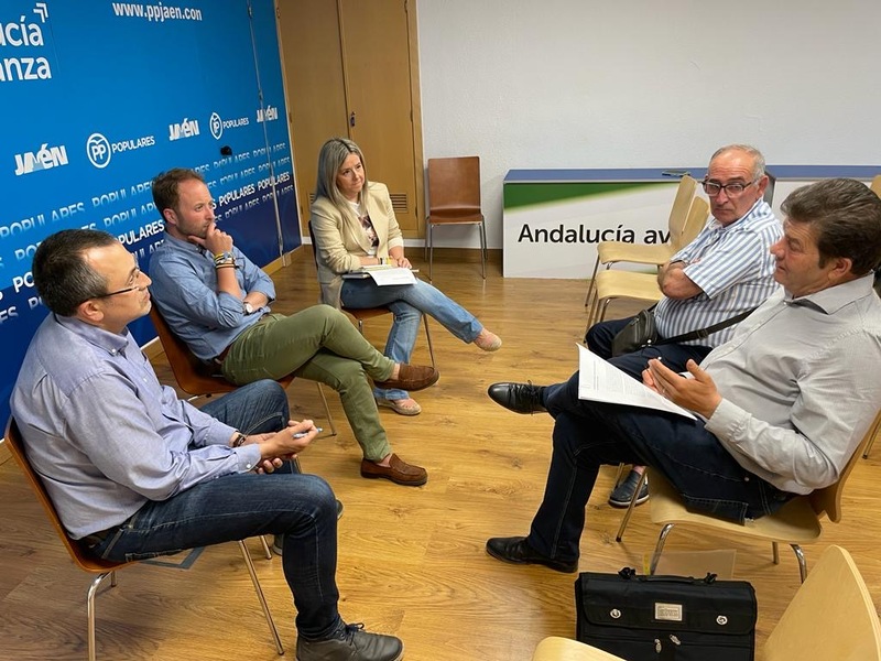 El PP de Jaén se reúne con el sector del comercio ambulante de la provincia