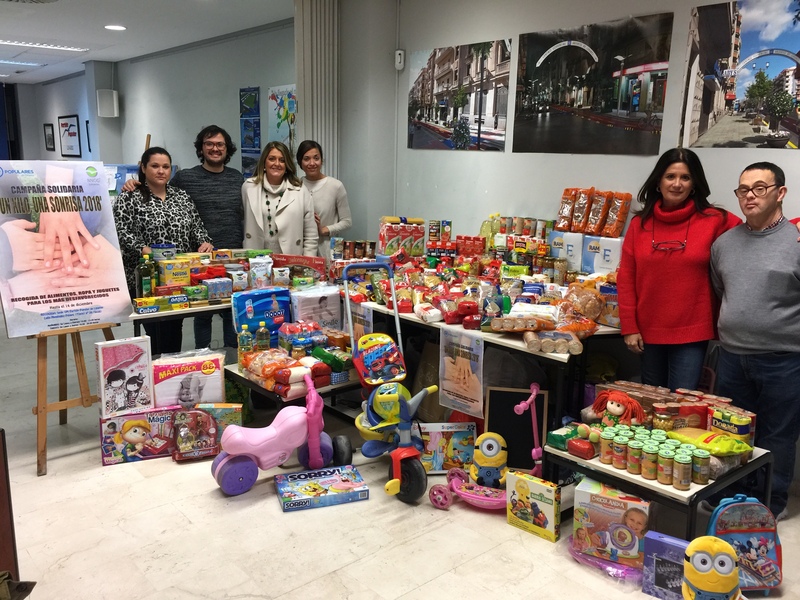 Concluye con éxito la campaña solidaria ‘Un kilo, una sonrisa 2018’ puesta en marcha por NNGG-Linares