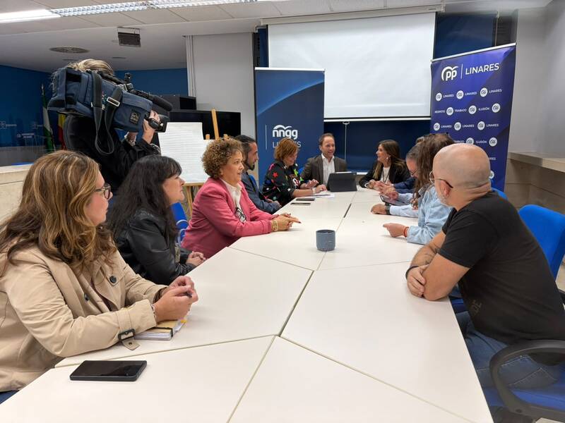 Domínguez sitúa a los autónomos como motor de Jaén y contrapone el modelo del PP al “infierno fiscal” de Sánchez