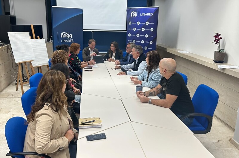 Domínguez sitúa a los autónomos como motor de Jaén y contrapone el modelo del PP al “infierno fiscal” de Sánchez