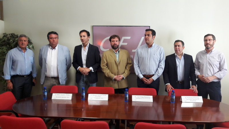 Requena conoce de primera mano las necesidades de los empresarios jiennenses para “tomarle el pulso a la provincia”