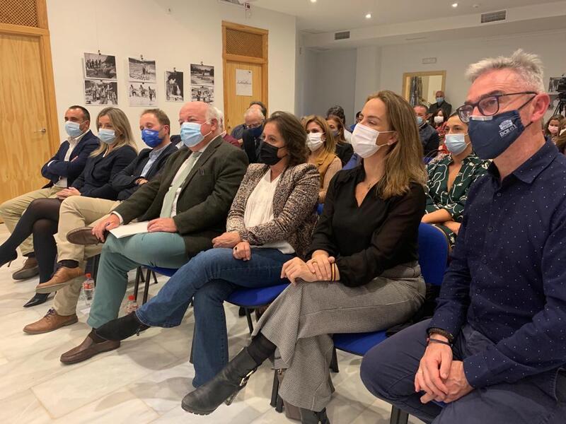 Aguirre apuesta por un nuevo modelo sanitario basado en una sanidad  integral y humanizada
