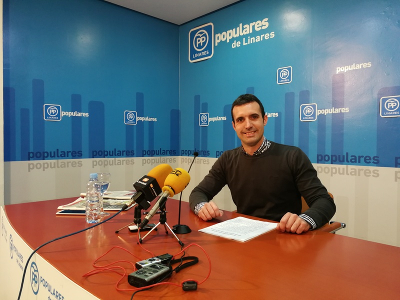 Moreno llama al orden a Campos y le pide “que deje de esconderse de forma cobarde tras las siglas del PSOE”