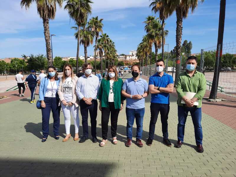 Domínguez visita Linares como muestra del compromiso del PP con la ciudad, “porque somos el partido en el que los linarenses pueden confiar, el partido que siempre atenderá sus demandas y trabajará para resolver sus problemas”