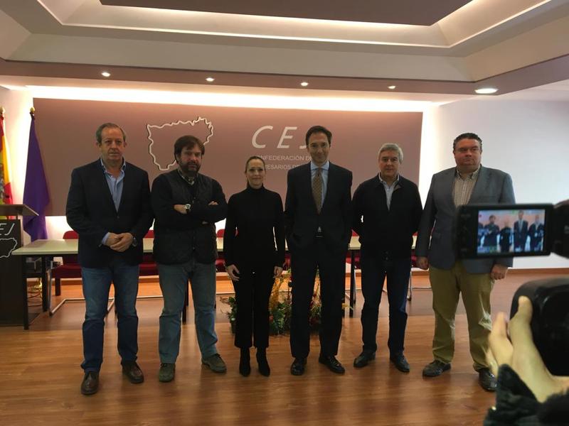 Lozano traslada a los empresarios jiennenses la apuesta del PP “por el empleo y los autónomos”