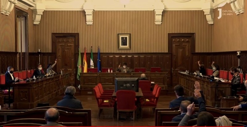 Reyes y el PSOE se suben el sueldo y votan en contra de la enmienda del PP para congelar el sueldo de los diputados provinciales