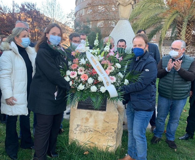 El PP de Jaén y Guipúzcoa homenajean a las víctimas del terrorismo para mantener vivos tres valores fundamentales: “memoria, justicia y dignidad”