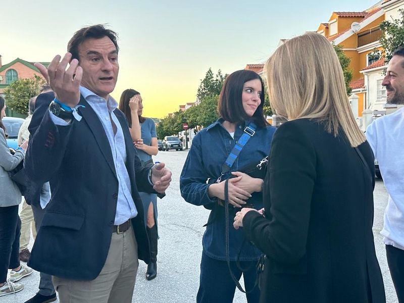 El candidato del PP apuesta por una mayor presencia policial en la urbanización Azahar