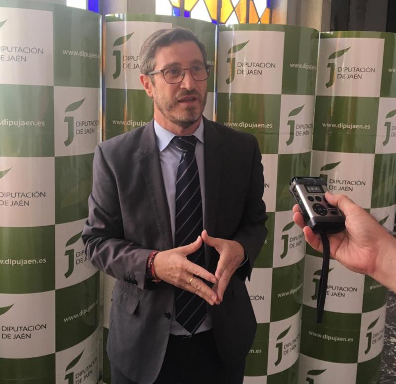 El PP logra el compromiso de la Diputación para exigir a Sánchez un fondo especial para que los ayuntamientos gestionen el IMV