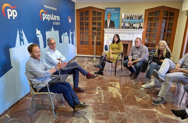 Domínguez muestra su “preocupación ante el atropello de derechos elementales” y planteará seguir con las concentraciones por la igualdad de los españoles por comarcas