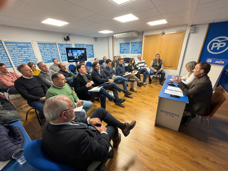 Domínguez: “Nuestros alcaldes son el espejo de la Jaén que avanza con Juanma Moreno”