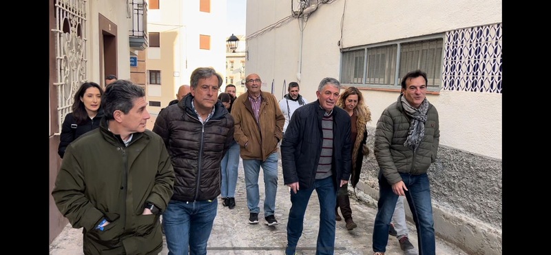 El candidato del PP apuesta por impulsar el turismo en el barrio de El Almendral