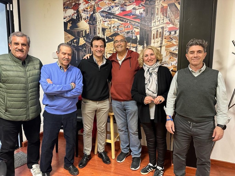 El candidato del PP reforzará el apoyo del Ayuntamiento al Real Jaén