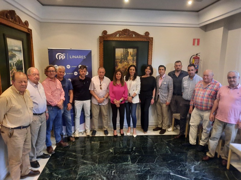 Del Olmo muestra su apoyo a la promoción de la tauromaquia y apuesta por la creación de la Escuela Taurina de Linares