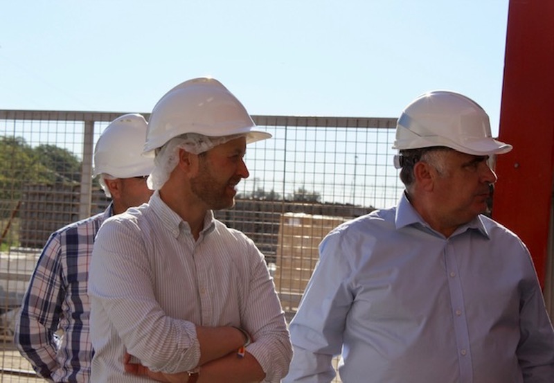 Domínguez visita Antrasa: “Os daremos todo nuestro apoyo al sector ferroviario allí donde gobernemos” 