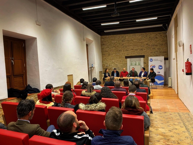  González “mostramos nuestro apoyo a la Semana Santa ya que es una manifestación religiosa y cultural andaluza y aplaudimos el apoyo del Gobierno de Juanma Moreno”