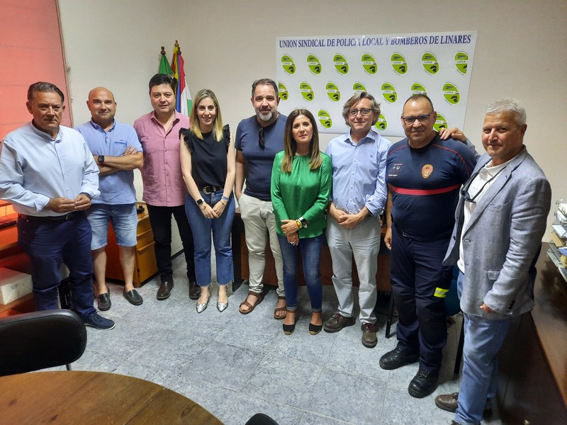 Del Olmo se compromete a trabajar ‘codo con codo’ con Policía Local y Bomberos para mejorar las condiciones del servicio