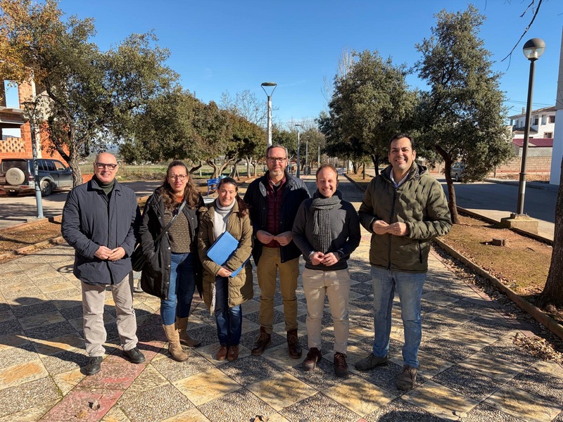 Domínguez se reúne con el Grupo Popular de Santisteban del Puerto para seguir avanzando en proyectos clave para el pueblo 