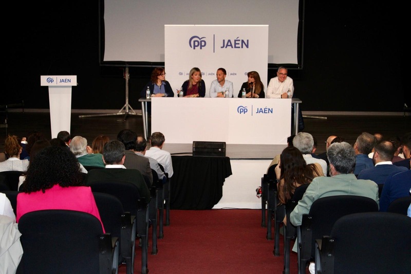 El PP mantiene “el trabajo intenso, la escucha activa y la formación” en este periodo previo al verano