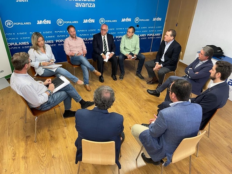 El PP de Jaén destaca la apuesta inversora del Gobierno de Juanma Moreno para mejorar las infraestructuras porque eso “atrae inversión, crea empleo y supone progreso”