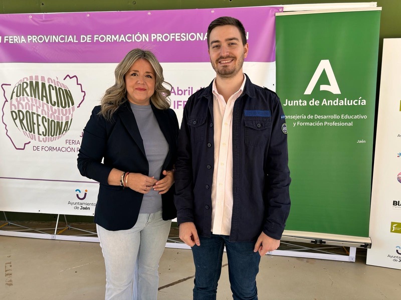 Ponen en valor la I Feria Provincial de la Formación Profesional organizada por la Junta de Andalucía, “ejemplo de la apuesta de Juanma Moreno por los jóvenes” 