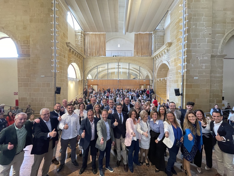 Pedro Cabrera afirma que “es el momento” del cambio en Baeza en su presentación oficial arropado por más de 400 baezanos 