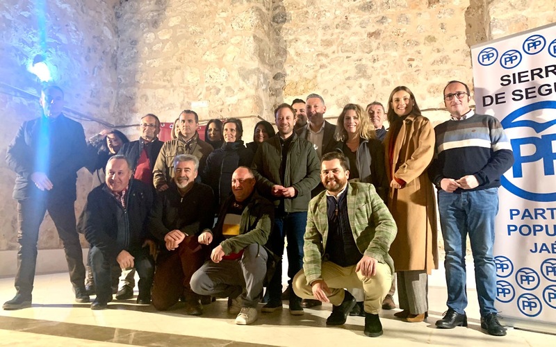 Ana Mestre arropa al candidato del PP a la Alcaldía de Segura de la Sierra: “Es el momento de que los jiennenses opten por continuar el cambio que iniciamos en Andalucía”
