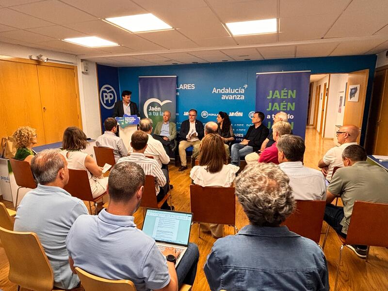 Venzal: “Es en el trabajo y en la escucha activa donde van a encontrar al Partido Popular, no en la crispación y en los bulos”