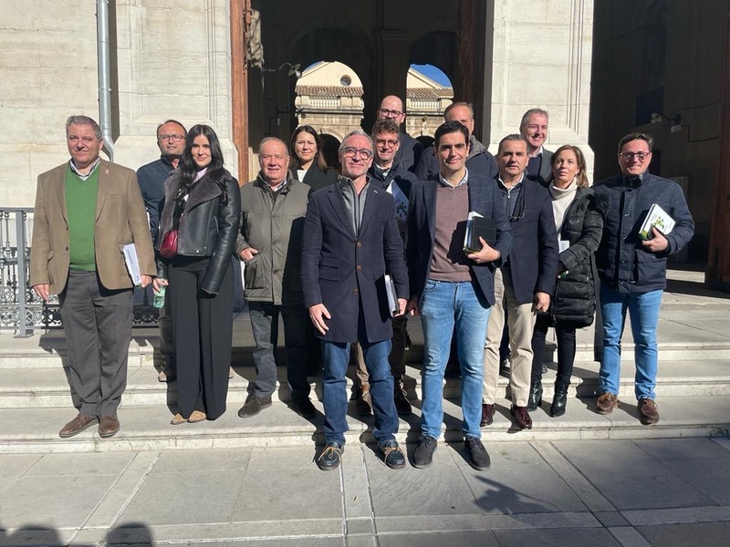 Los alcaldes y alcaldesas del PP dicen “basta” al “abuso de poder de Paco Reyes en la Diputación”  