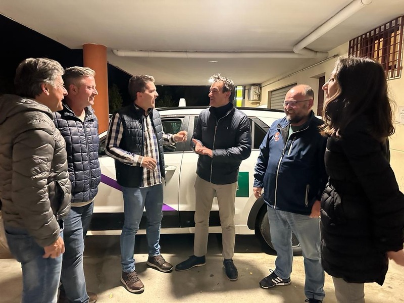 El candidato del PP a la alcaldía de Jaén anuncia mejoras para los taxistas