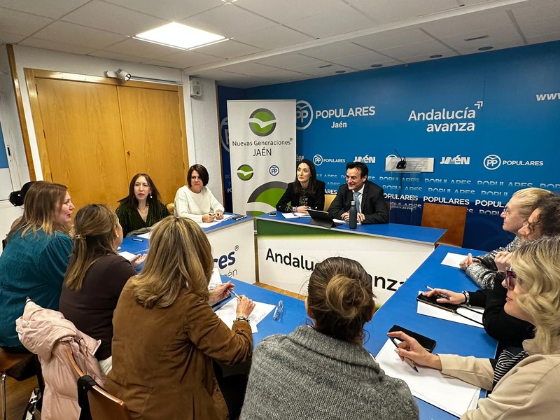 Reunión del candidato con empresarias