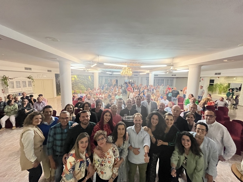 Los pealeños arropan a Ana Belén Mata en la presentación de su candidatura