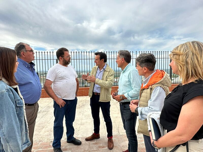 El candidato del PP incrementará la vigilancia policial en Puerta de Martos