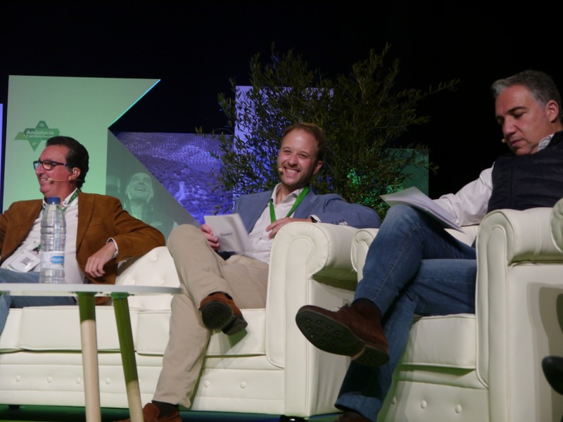 Domínguez ensalza el patrimonio, la gastronomía, los recursos naturales y culturales, “recursos más que suficientes para que nos levantemos bravos”