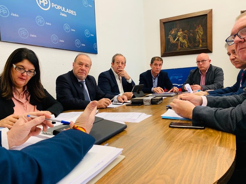 “El PP de Jaén lamenta que Reyes y los socialistas jienenses se pongan a las órdenes de Pedro Sánchez olvidándose de los jienenses”