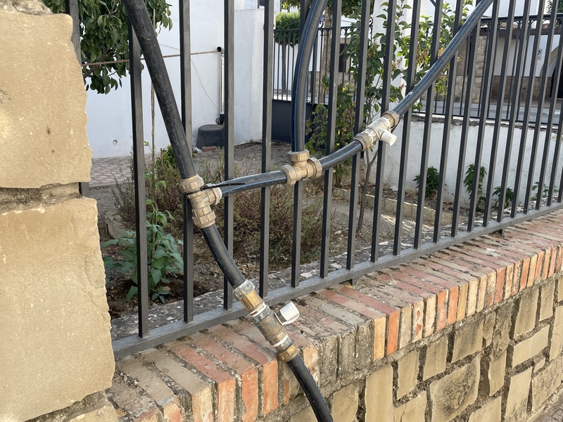 Pedro J. Cabrera denuncia la precariedad de las conducciones de agua 