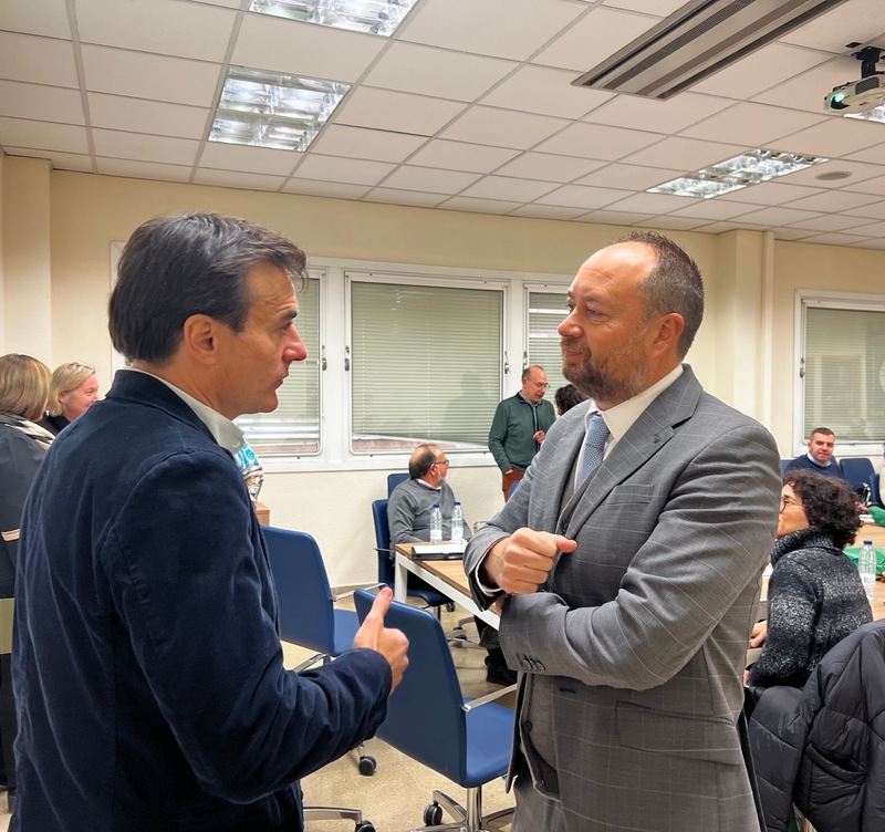 El candidato del PP a la alcaldía de Jaén destaca la gran labor de la Universidad de Jaén en la formación de emprendedores