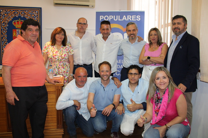 Bravo mantiene un encuentro con afiliados de Vilches: “Allí donde voy, un trocito de Jaén siempre va conmigo”