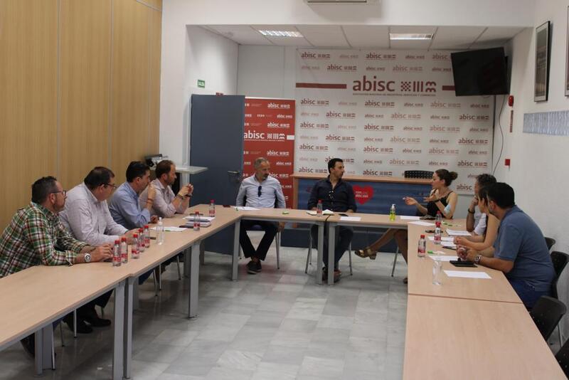 Domínguez se reúne con ABISC: “El comercio ha sido uno de los sectores más dañados por la pandemia y por el gobierno de Sánchez”