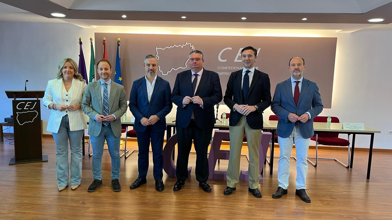 Bravo defiende en Jaén el contrato con los autónomos del Partido Popular