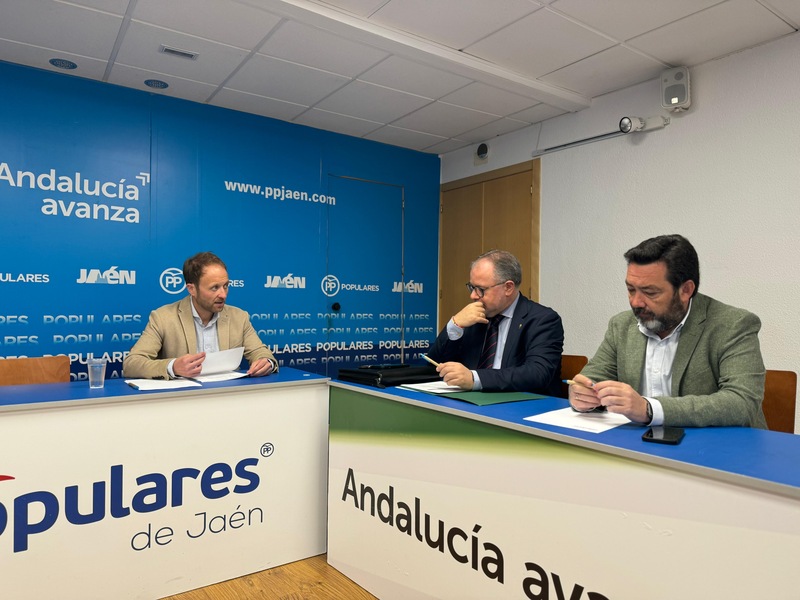 Domínguez se reúne con Graduados Sociales