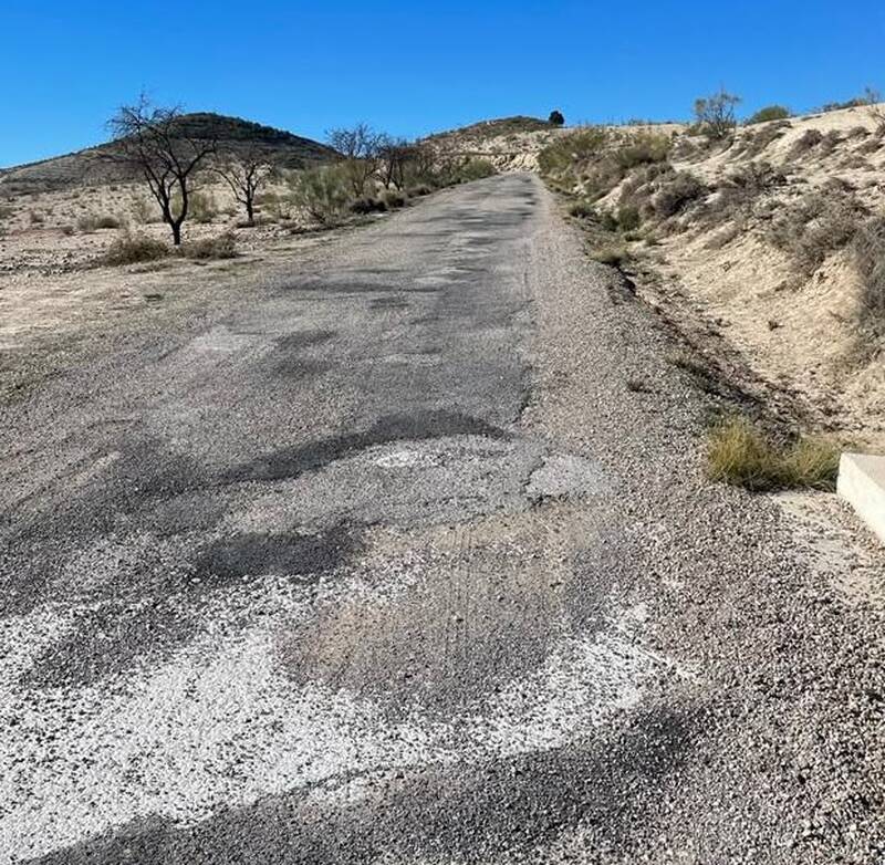 El PP reclama el arreglo integral de la JV-3266 en Hinojares, convertida en un 'camino de cabras' por el abandono de la Diputación